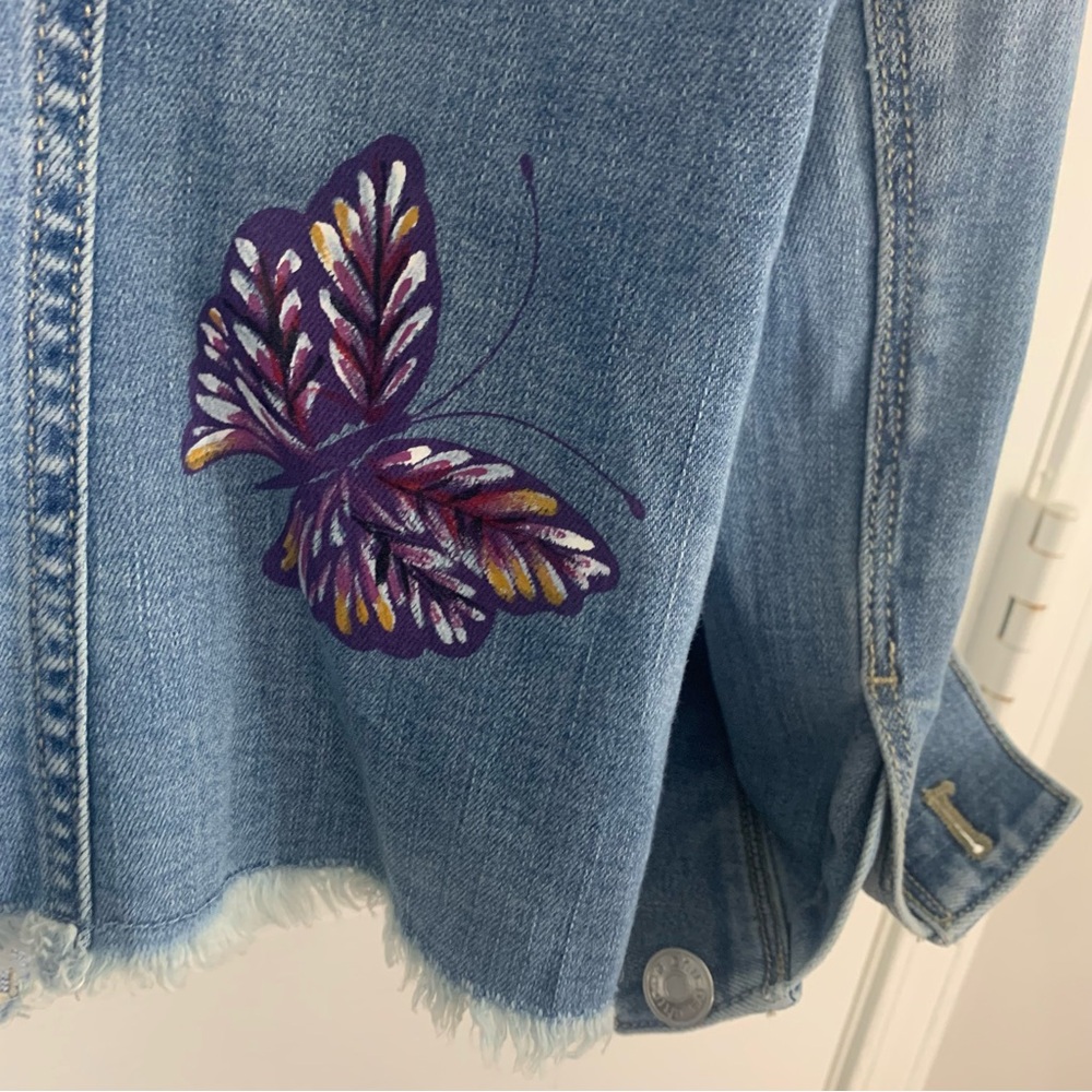 Chico’s Denim Jacket Hand Painted Butterfly Frayed Hem Sz 1 or Medium 8/10 - Picture 7 of 7
